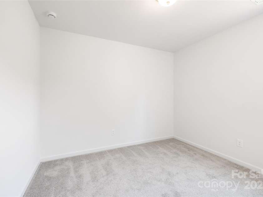 1124 Thayer Glen Court, Charlotte, NC 28213.  MLS# CAR4220323, YatesRealty ID 12732. 