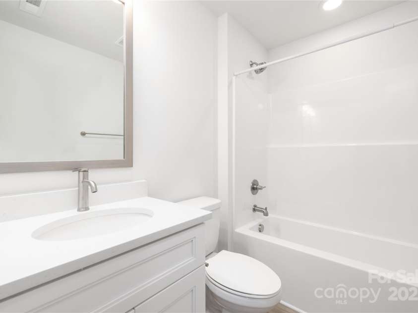 1124 Thayer Glen Court, Charlotte, NC 28213.  MLS# CAR4220323, YatesRealty ID 12732. 