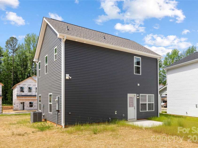 1124 Thayer Glen Court, Charlotte, NC 28213.  MLS# CAR4220323, YatesRealty ID 12732. 