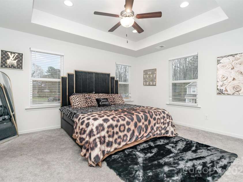 1124 Thayer Glen Court, Charlotte, NC 28213.  MLS# CAR4327725, YatesRealty ID 12732. Primary Bedroom