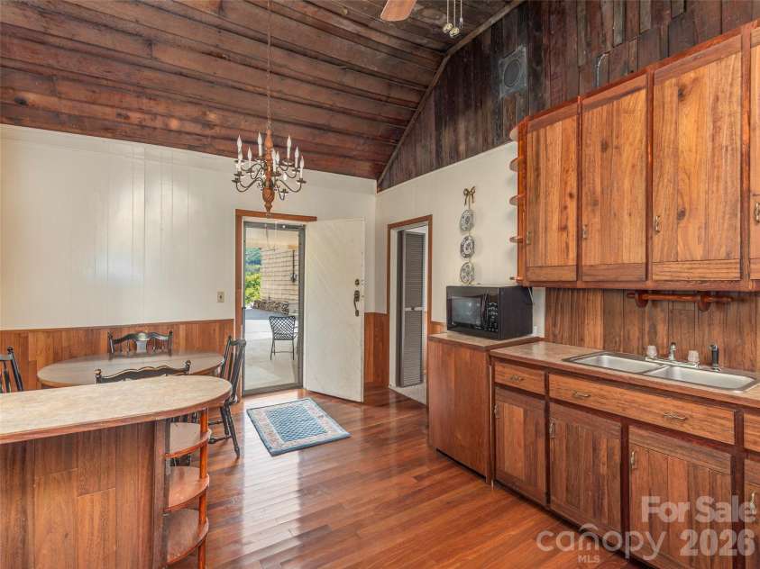 169 Serpentine Avenue, Hot Springs, NC 28743.  MLS# CAR4366060, YatesRealty ID 12734. Cabin Kitchen