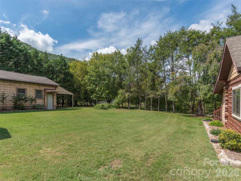 169 Serpentine Avenue, Hot Springs, NC 28743.  MLS# CAR4366060, YatesRealty ID 12734. Large Backyard
