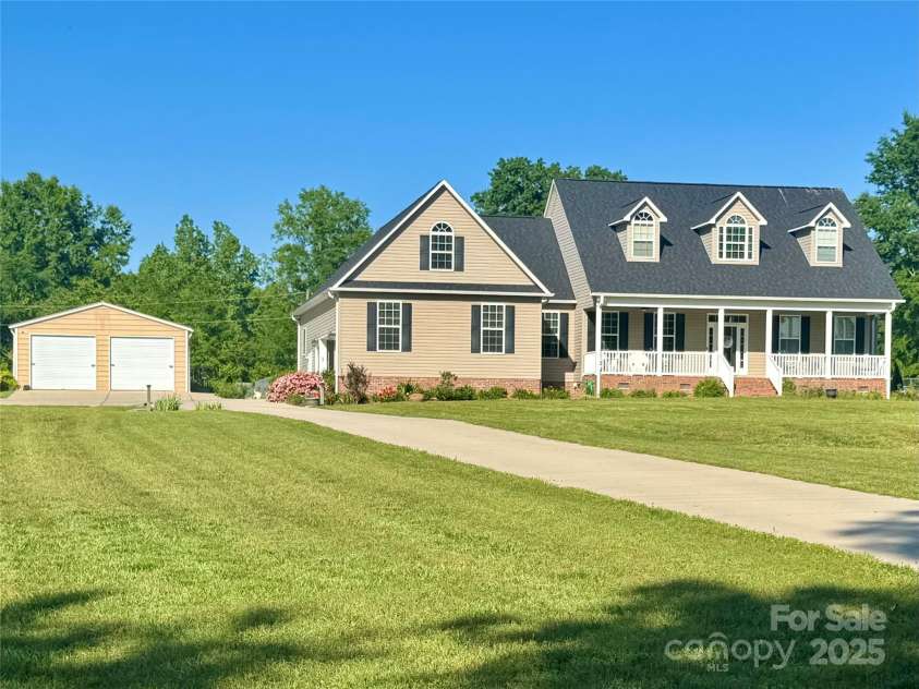 945 Songbird Street, Lancaster, SC 29720.  MLS# CAR4253644, YatesRealty ID 12735. 