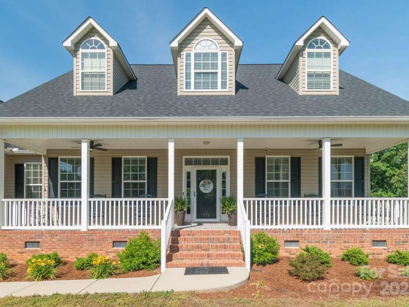 945 Songbird Street, Lancaster, SC 29720.  MLS# CAR4253644, YatesRealty ID 12735. 