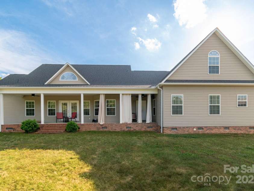 945 Songbird Street, Lancaster, SC 29720.  MLS# CAR4253644, YatesRealty ID 12735. 