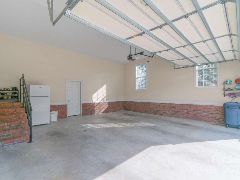 945 Songbird Street, Lancaster, SC 29720.  MLS# CAR4253644, YatesRealty ID 12735. 