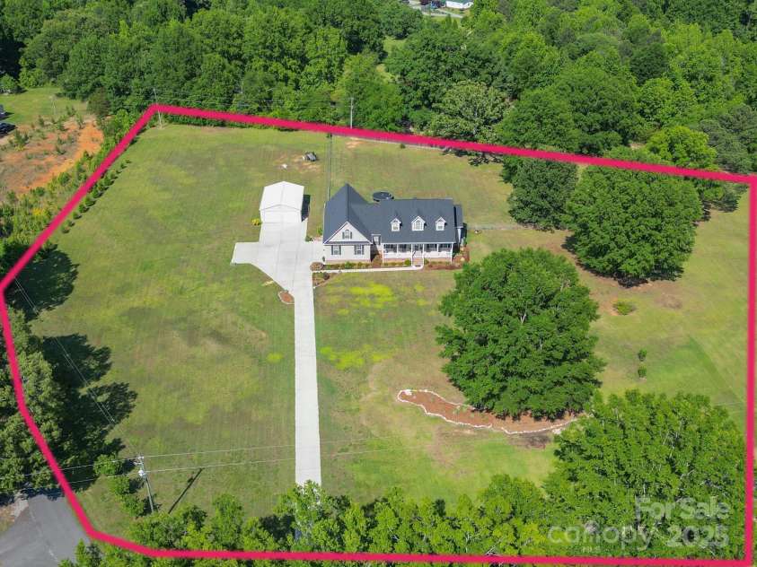 945 Songbird Street, Lancaster, SC 29720.  MLS# CAR4253644, YatesRealty ID 12735. 