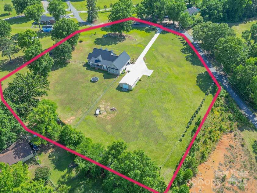 945 Songbird Street, Lancaster, SC 29720.  MLS# CAR4253644, YatesRealty ID 12735. 