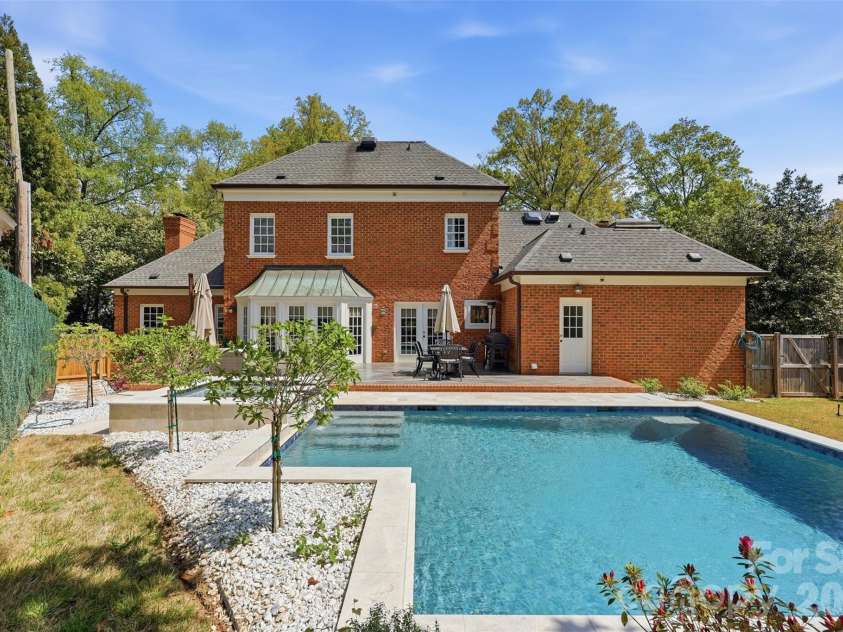 1124 Linganore Place, Charlotte, NC 28203.  MLS# CAR4369053, YatesRealty ID 12737. 
