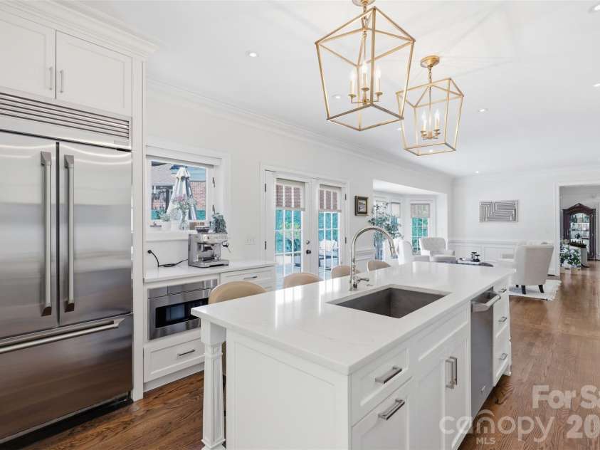 1124 Linganore Place, Charlotte, NC 28203.  MLS# CAR4369053, YatesRealty ID 12737. 