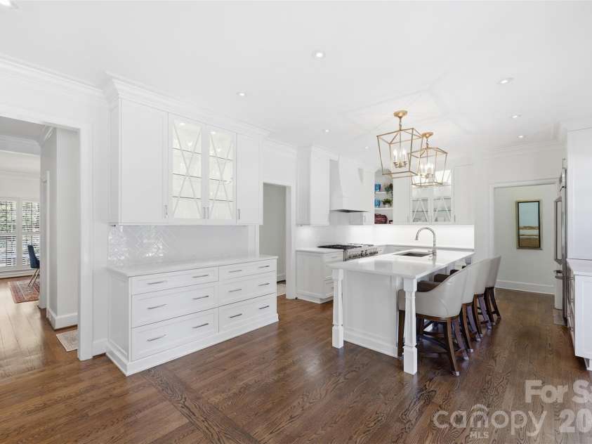1124 Linganore Place, Charlotte, NC 28203.  MLS# CAR4369053, YatesRealty ID 12737. 
