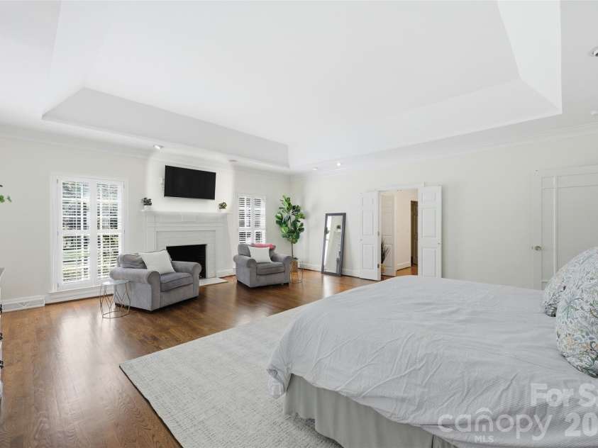 1124 Linganore Place, Charlotte, NC 28203.  MLS# CAR4369053, YatesRealty ID 12737. 