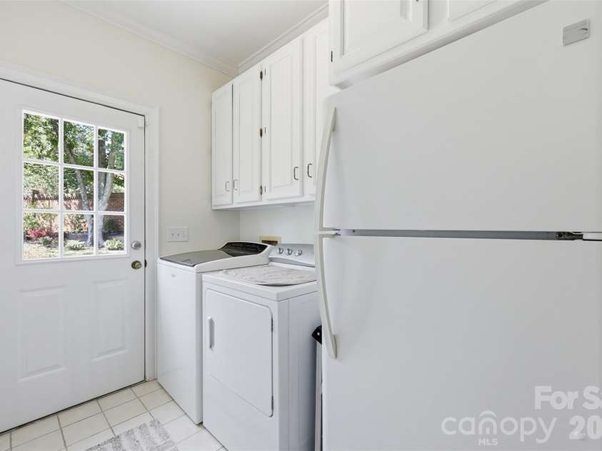 1124 Linganore Place, Charlotte, NC 28203.  MLS# CAR4369053, YatesRealty ID 12737. Laundry/mud room