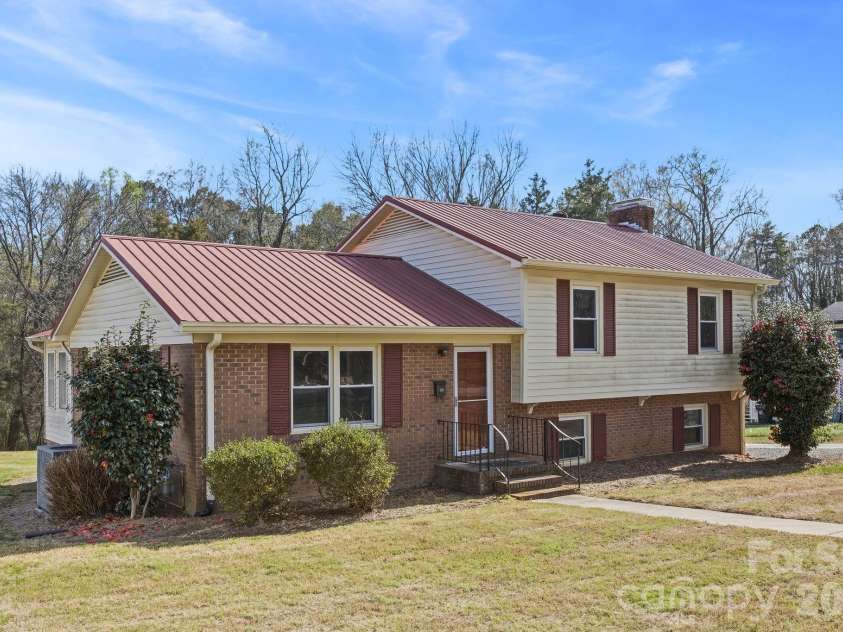 191 Fryling Avenue, Concord, NC 28025.  MLS# CAR4356548, YatesRealty ID 12738. 