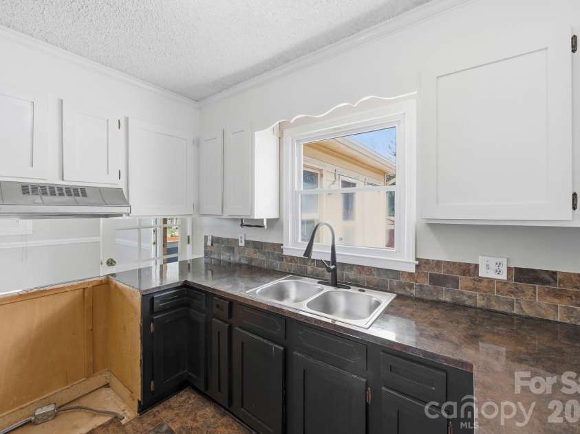 191 Fryling Avenue, Concord, NC 28025.  MLS# CAR4356548, YatesRealty ID 12738. 
