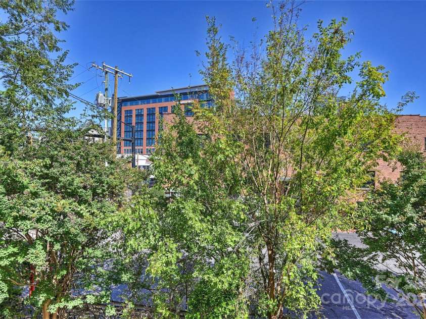 1425 Camden Road, Charlotte, NC 28203.  MLS# CAR4311487, YatesRealty ID 1274. 