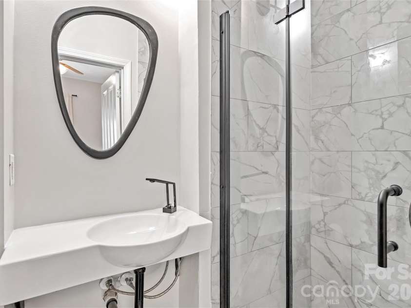 1425 Camden Road, Charlotte, NC 28203.  MLS# CAR4311487, YatesRealty ID 1274. Ensuite bath 1 Updated