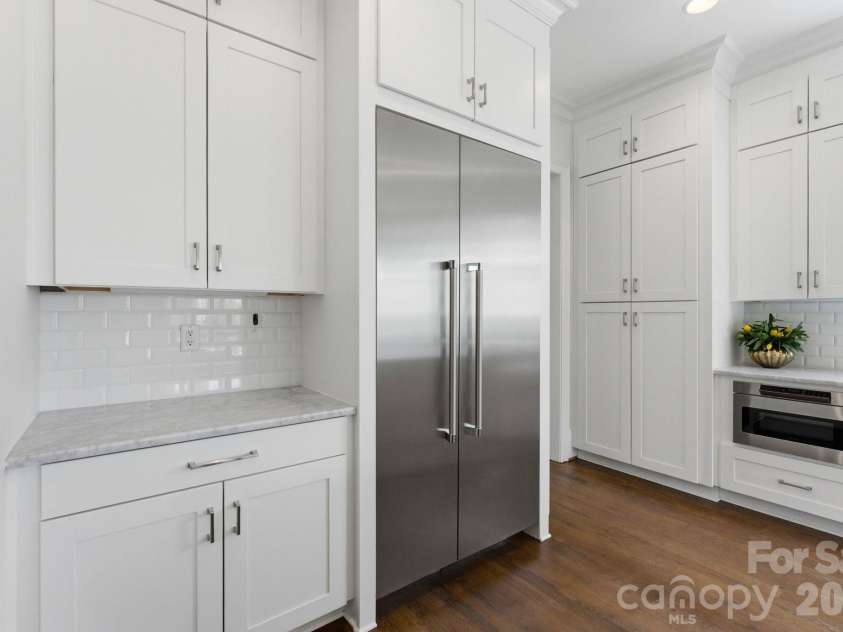 1605 Arborfield Commons Court, Matthews, NC 28105.  MLS# CAR4367073, YatesRealty ID 12740. Kitchen 