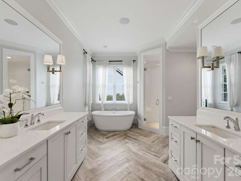 1605 Arborfield Commons Court, Matthews, NC 28105.  MLS# CAR4367073, YatesRealty ID 12740. Primary Bathroom 