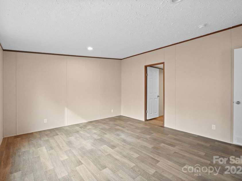 2490 Shadowbrook Drive, Lenoir, NC 28645.  MLS# CAR4216762, YatesRealty ID 12740. 