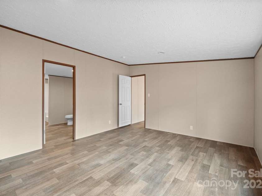 2490 Shadowbrook Drive, Lenoir, NC 28645.  MLS# CAR4216762, YatesRealty ID 12740. 