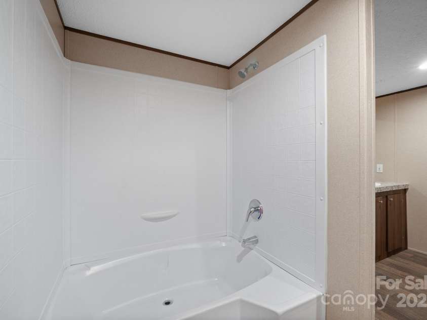 2490 Shadowbrook Drive, Lenoir, NC 28645.  MLS# CAR4216762, YatesRealty ID 12740. 