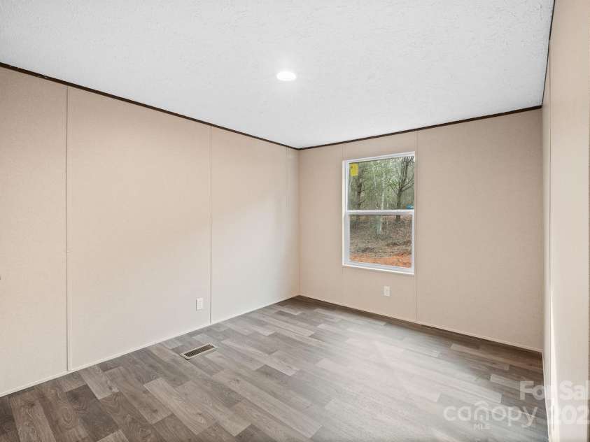 2490 Shadowbrook Drive, Lenoir, NC 28645.  MLS# CAR4216762, YatesRealty ID 12740. 