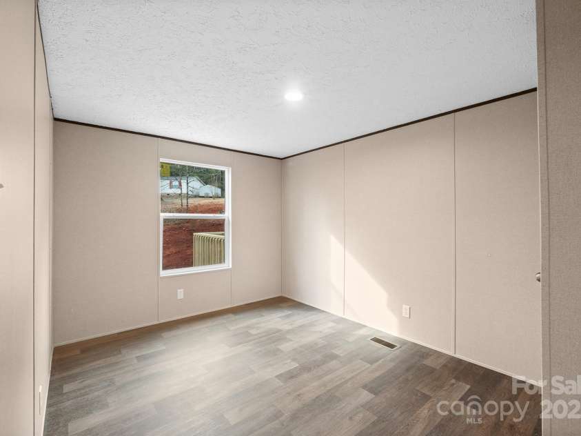 2490 Shadowbrook Drive, Lenoir, NC 28645.  MLS# CAR4216762, YatesRealty ID 12740. 