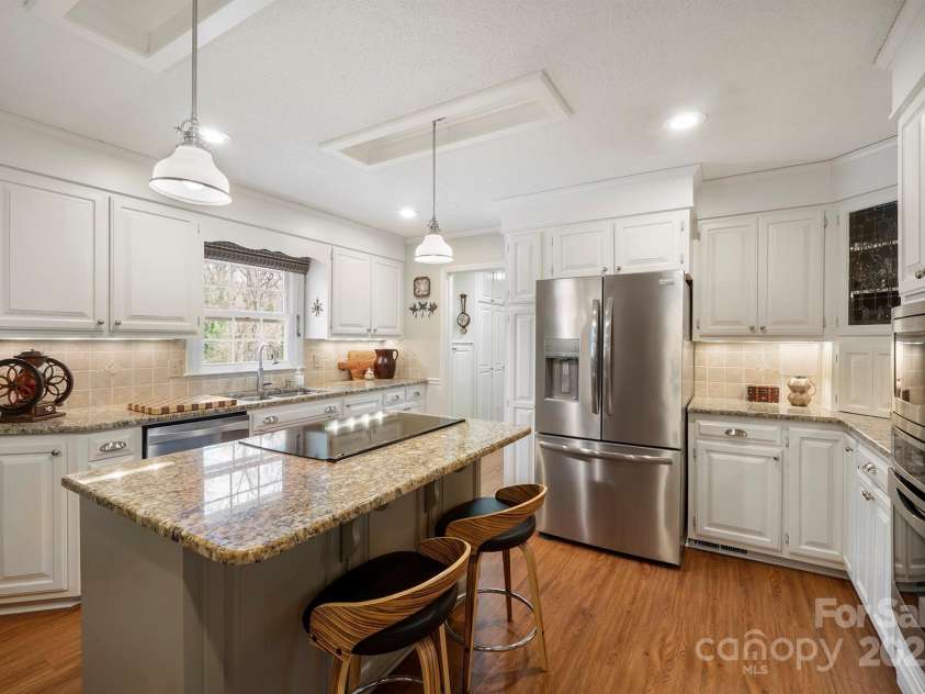 101 Woodvale Circle, Lincolnton, NC 28092.  MLS# CAR4234665, YatesRealty ID 12741. 
