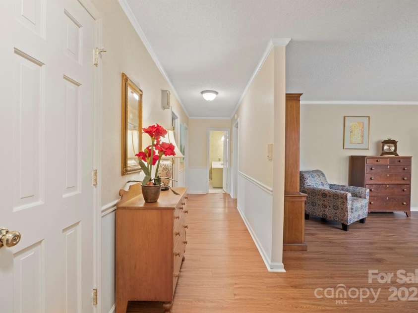 101 Woodvale Circle, Lincolnton, NC 28092.  MLS# CAR4234665, YatesRealty ID 12741. 