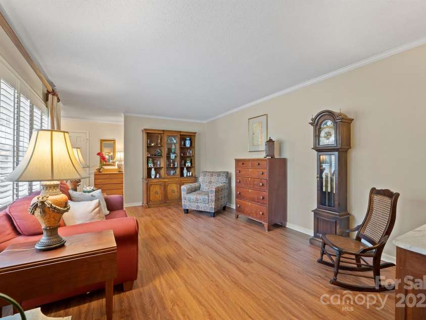 101 Woodvale Circle, Lincolnton, NC 28092.  MLS# CAR4234665, YatesRealty ID 12741. 