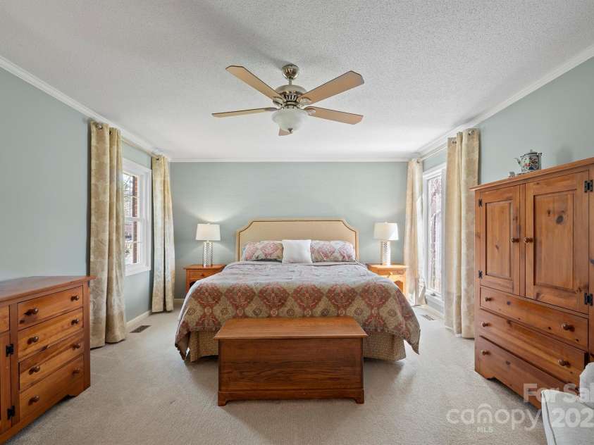 101 Woodvale Circle, Lincolnton, NC 28092.  MLS# CAR4234665, YatesRealty ID 12741. 