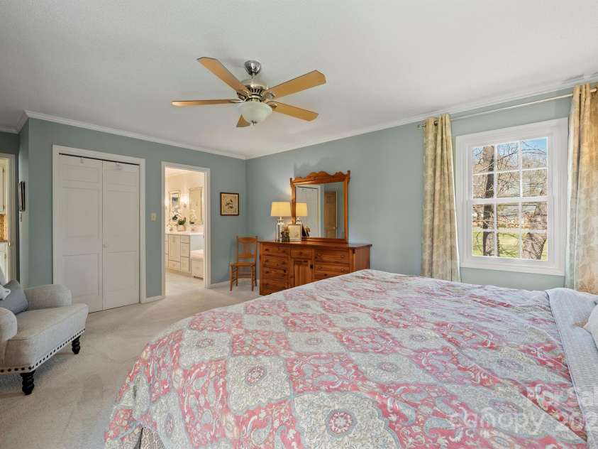 101 Woodvale Circle, Lincolnton, NC 28092.  MLS# CAR4234665, YatesRealty ID 12741. 