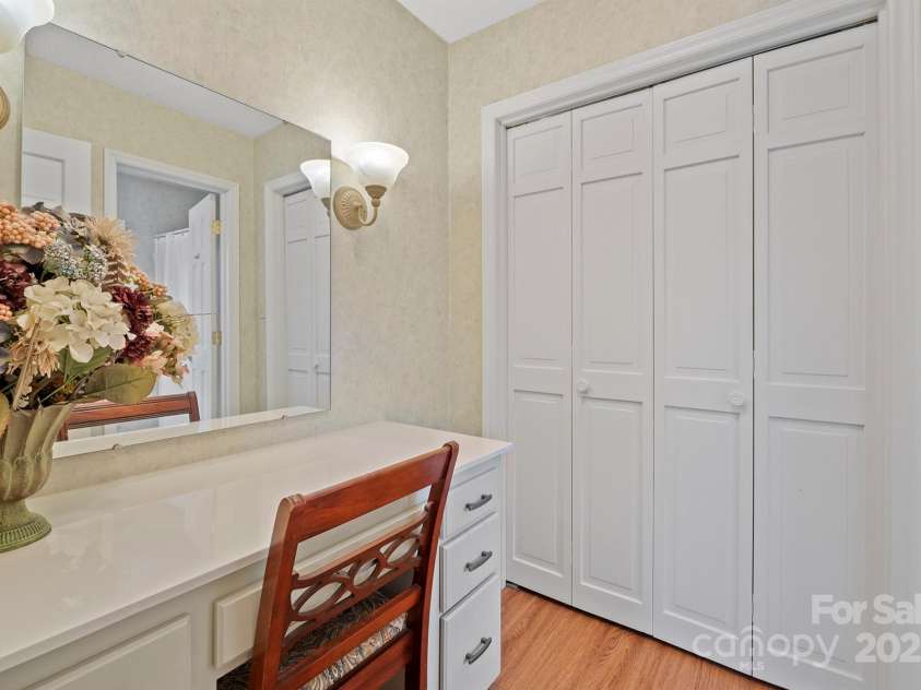 101 Woodvale Circle, Lincolnton, NC 28092.  MLS# CAR4234665, YatesRealty ID 12741. 