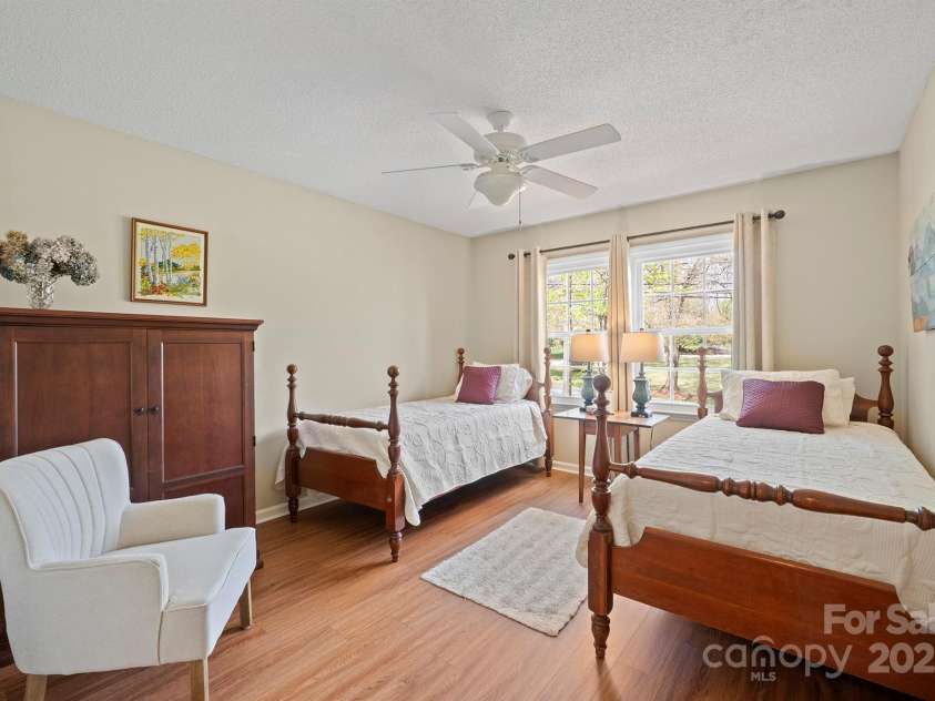 101 Woodvale Circle, Lincolnton, NC 28092.  MLS# CAR4234665, YatesRealty ID 12741. 