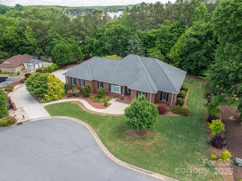 216 Commodore Court, Belmont, NC 28012.  MLS# CAR4249079, YatesRealty ID 12742. 