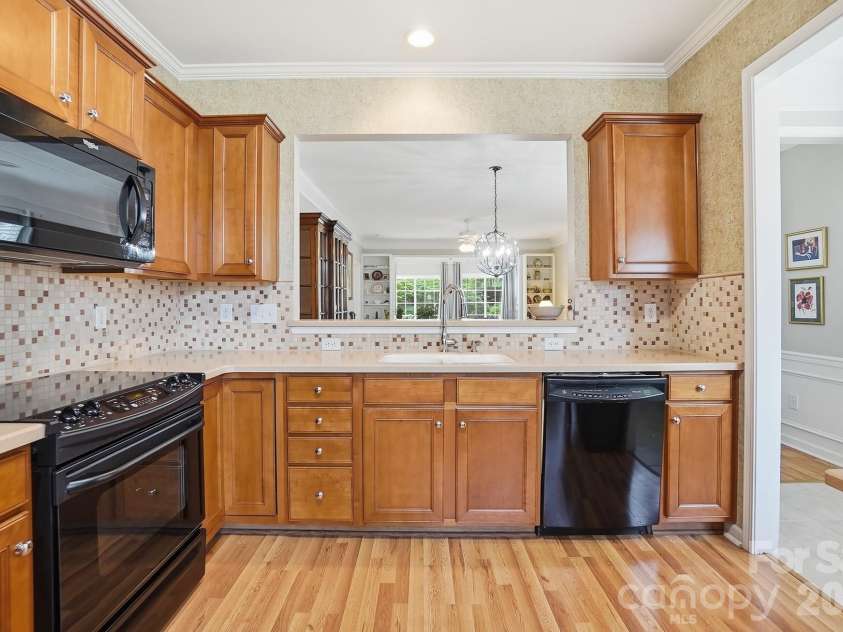 5123 Grandview Drive, Fort Mill, SC 29707.  MLS# CAR4364686, YatesRealty ID 12742. 