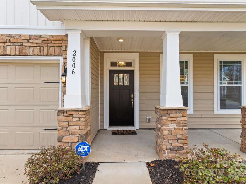 2006 Houle Lane, Charlotte, NC 28214.  MLS# CAR4214758, YatesRealty ID 12744. 