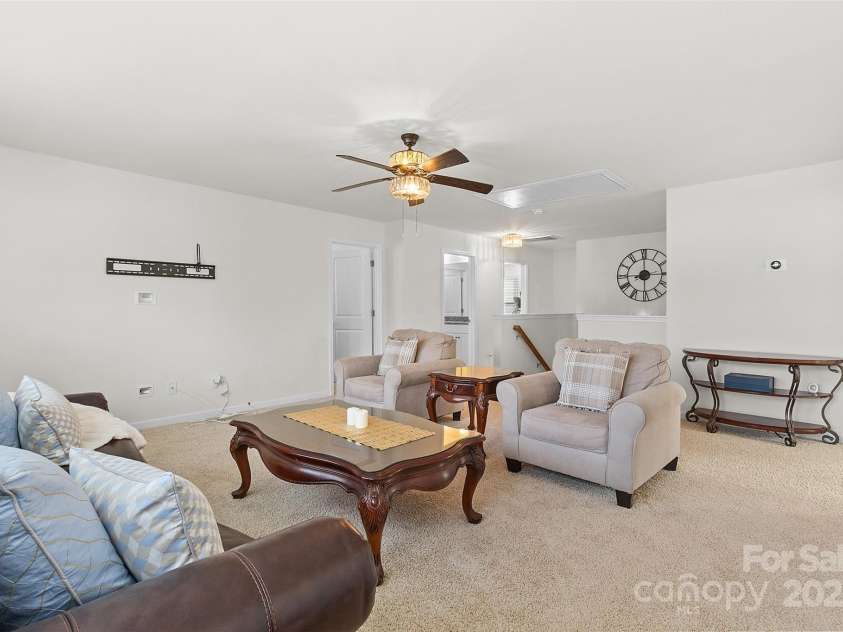 2006 Houle Lane, Charlotte, NC 28214.  MLS# CAR4214758, YatesRealty ID 12744. 