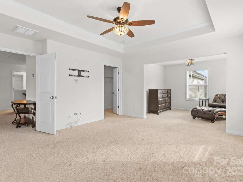 2006 Houle Lane, Charlotte, NC 28214.  MLS# CAR4214758, YatesRealty ID 12744. 