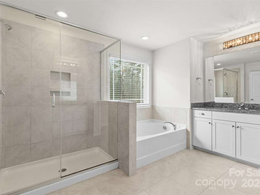 2006 Houle Lane, Charlotte, NC 28214.  MLS# CAR4214758, YatesRealty ID 12744. 