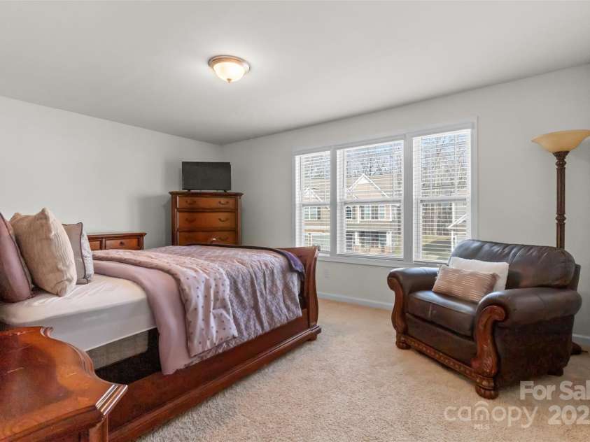 2006 Houle Lane, Charlotte, NC 28214.  MLS# CAR4214758, YatesRealty ID 12744. 