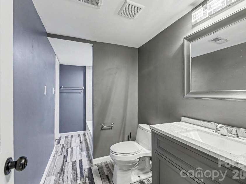 3908 Oak Hollow Court, High Point, NC 27265.  MLS# CAR4356077, YatesRealty ID 12746. 