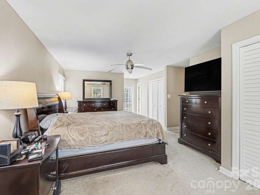 3908 Oak Hollow Court, High Point, NC 27265.  MLS# CAR4356077, YatesRealty ID 12746. 