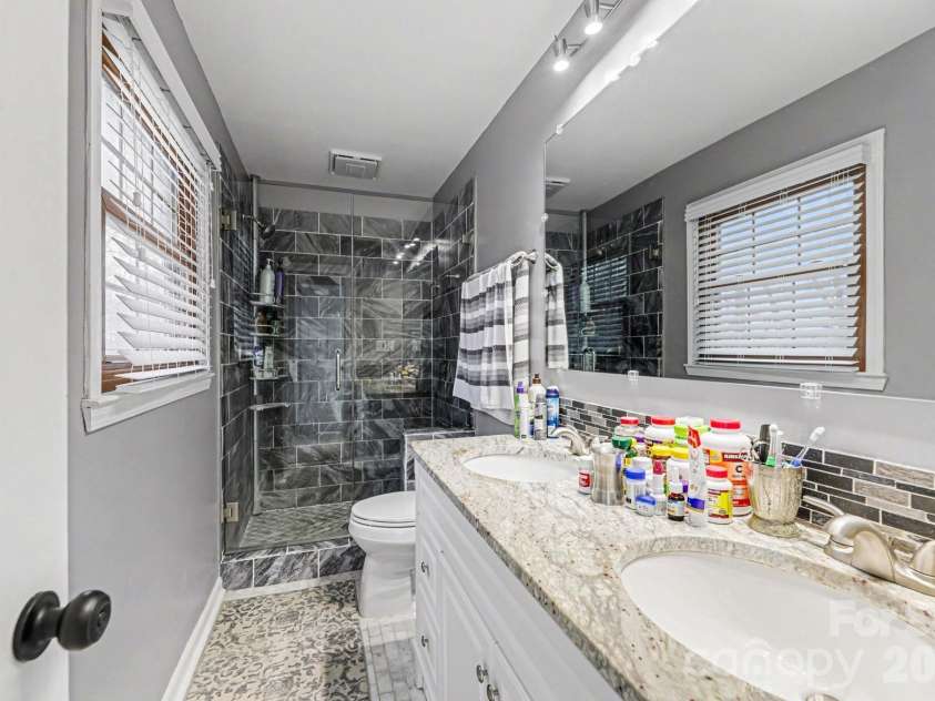 3908 Oak Hollow Court, High Point, NC 27265.  MLS# CAR4356077, YatesRealty ID 12746. 