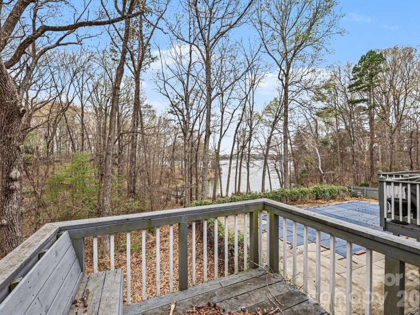 3908 Oak Hollow Court, High Point, NC 27265.  MLS# CAR4356077, YatesRealty ID 12746. 