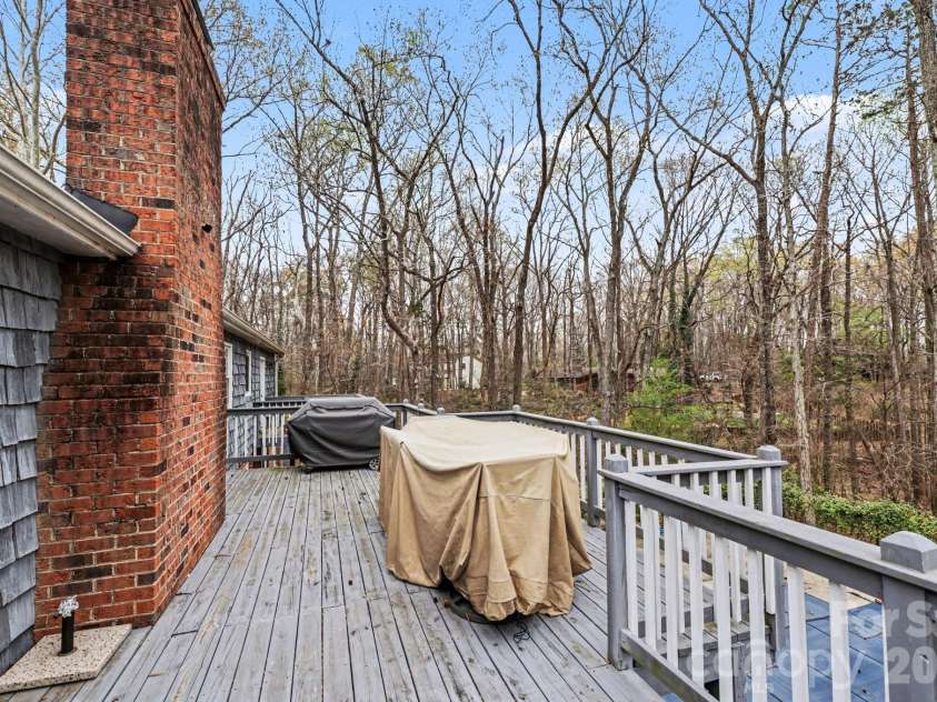 3908 Oak Hollow Court, High Point, NC 27265.  MLS# CAR4356077, YatesRealty ID 12746. 