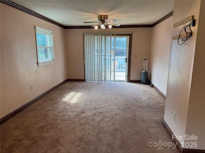 2501 Twin Avenue, Gastonia, NC 28052.  MLS# CAR4287951, YatesRealty ID 12747. 