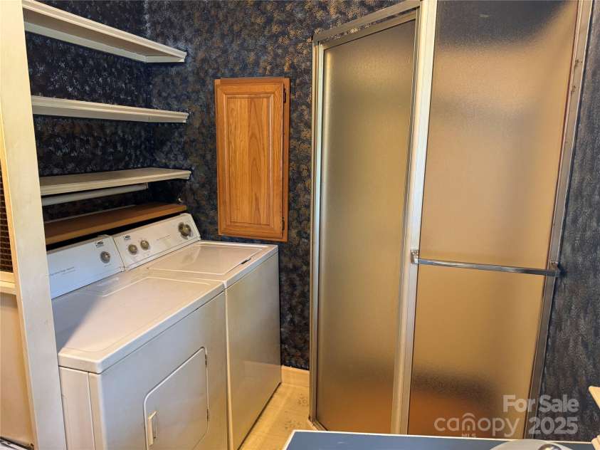 2501 Twin Avenue, Gastonia, NC 28052.  MLS# CAR4287951, YatesRealty ID 12747. 