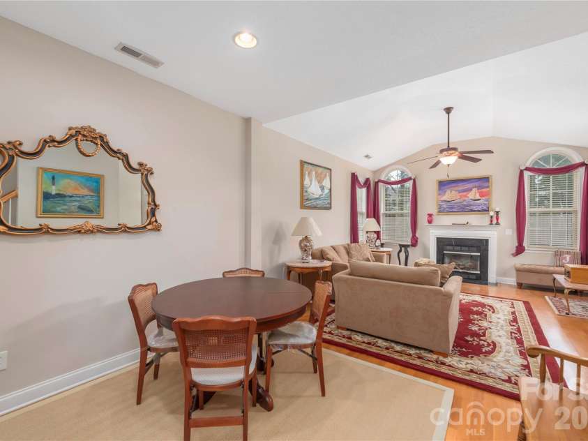 93 Outlook Circle, Swannanoa, NC 28778.  MLS# CAR4358742, YatesRealty ID 12747. 